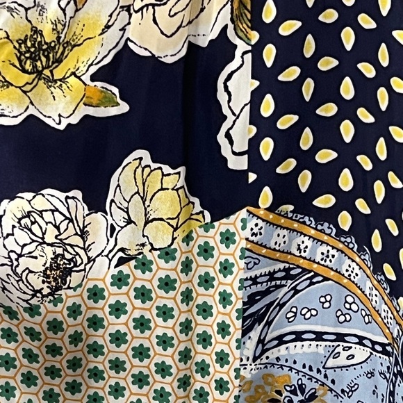 Current Air mixed media print flutter sleeve blouse size M - Picture 3 of 4